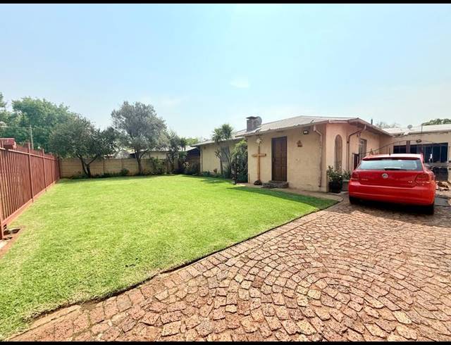 3 BEDROOM HOUSE FOR SALE IN VANDERBIJLPARK CW 1